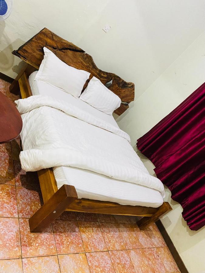 Afro Smile Hotel & Guest House - Jinja Kültér fotó