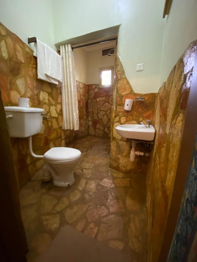 Afro Smile Hotel & Guest House - Jinja Kültér fotó