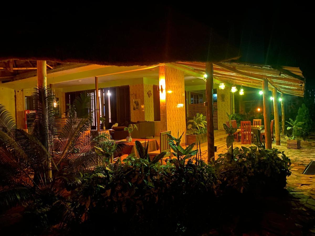Afro Smile Hotel & Guest House - Jinja Kültér fotó